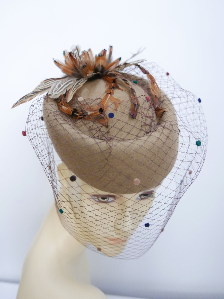 Anna Karenina filcowy toczek w stylu retro z woalką i piórami bażanta | Zuwika Design