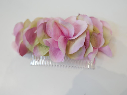 Różowo zielone hortensje stroik na grzebyku