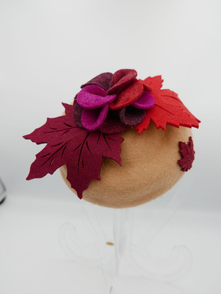 Kolorowy mini toczek, fascynator filcowy | Zuwika Design