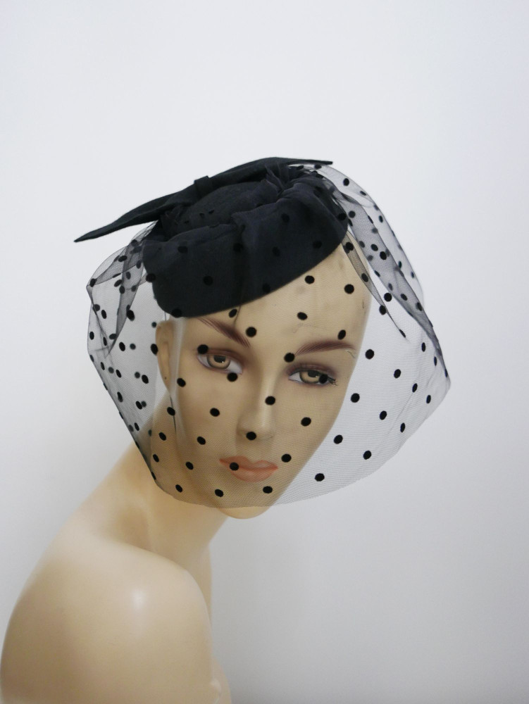 Dominika czarny fascynator z woalem | Zuwika Design