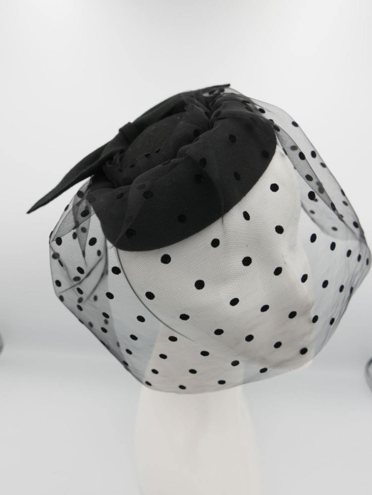 Dominika czarny fascynator z woalem | Zuwika Design