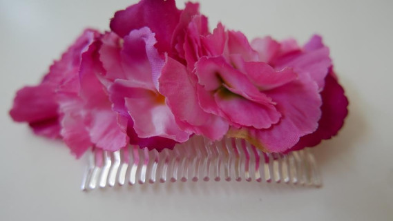 Ciemno różowe hortensje stroik na grzebyku