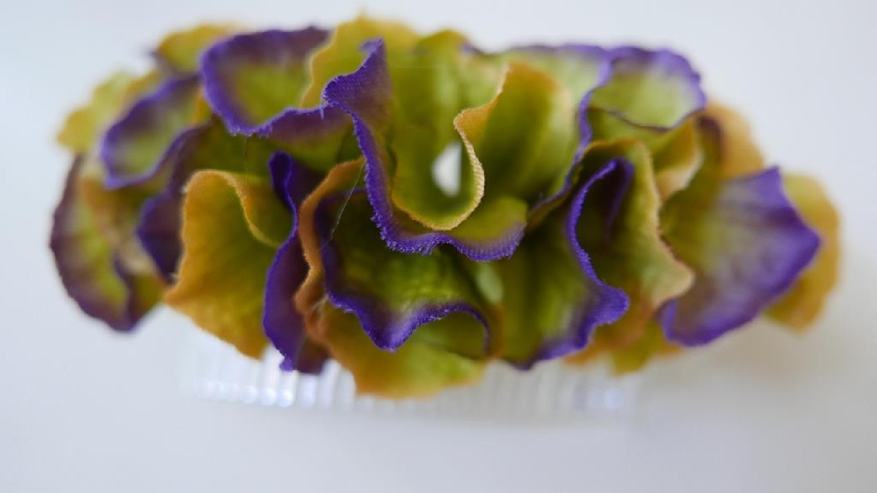 Fioletowo zielone hortensje stroik na grzebyku