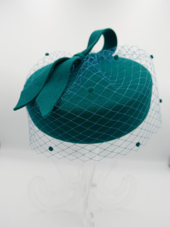 Pastylka, szmaragdowy toczek z woalką | Zuwika Design