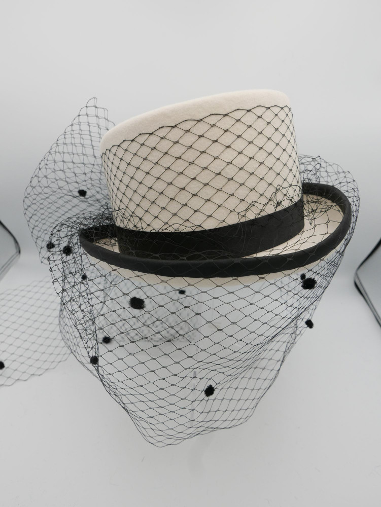 Charlotta śmietankowo czarny cylinder filcowy z woalką | Zuwika Design