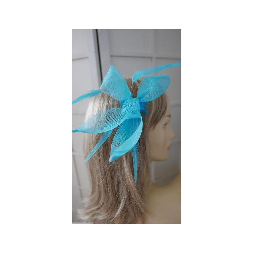 Turkusowy stroik z krynoliny do włosów sukni kapelusza