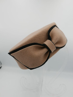 Jackie bezowy toczek filcowy z kokardą 53-55 cm | Zuwika Design
