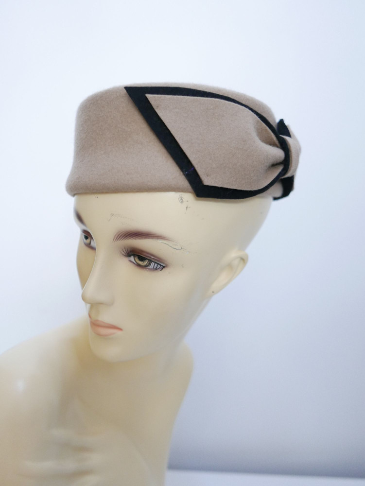 Jackie bezowy toczek filcowy z kokardą 53-55 cm | Zuwika Design