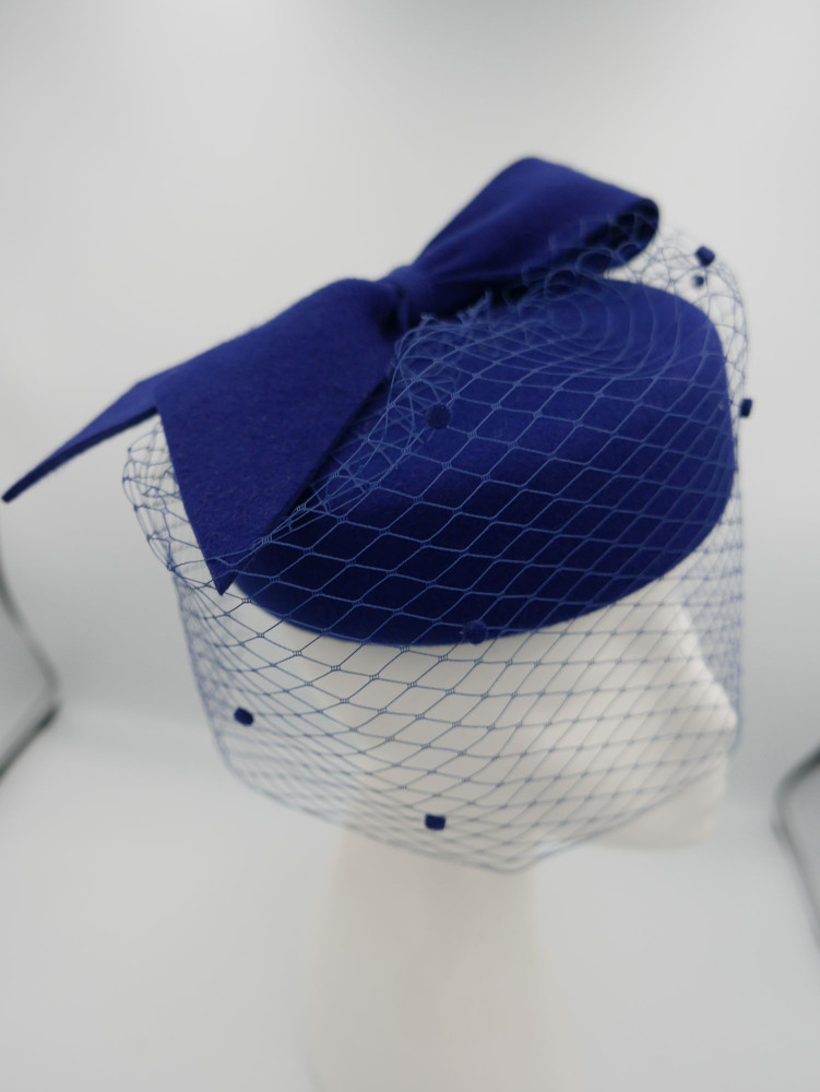 Pastylka royal blue toczek filcowy z woalką | Zuwika Design