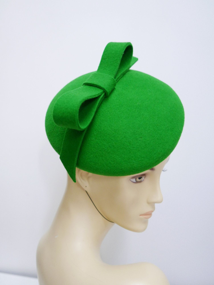 Saturnia, soczyście zielony mini beret filcowy | Zuwika Design