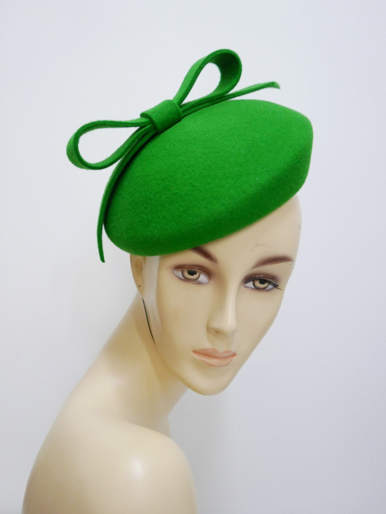 Saturnia, soczyście zielony mini beret filcowy | Zuwika Design