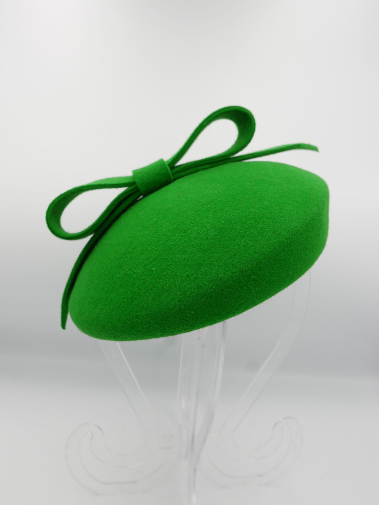 Saturnia, soczyście zielony mini beret filcowy | Zuwika Design