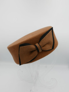 Jackie bezowy toczek filcowy z kokardą 53-55 cm | Zuwika Design
