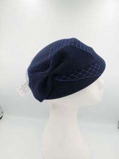 Rosemary, czarno niebieski toczek z piórem strusia. Retro hat | Zuwika Design