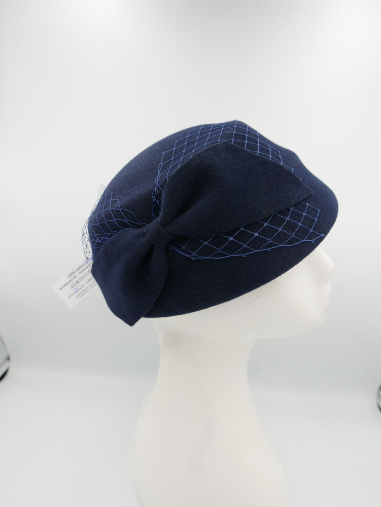 Rosemary, czarno niebieski toczek z piórem strusia. Retro hat | Zuwika Design
