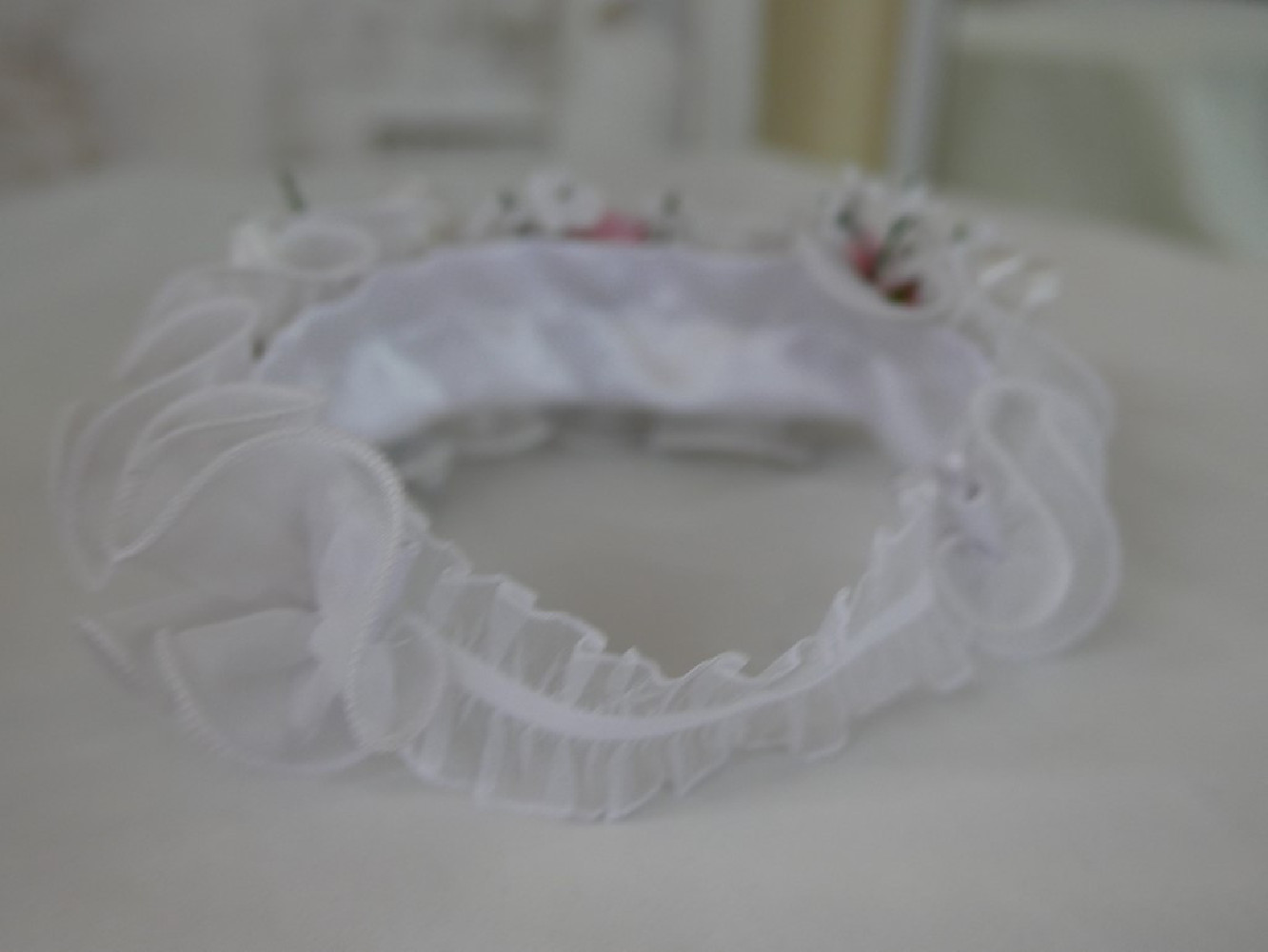 Biało- różowy wianuszek do chrztu 40-46 cm