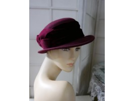 Ada  wiśniowy kapelusz 55-58 cm