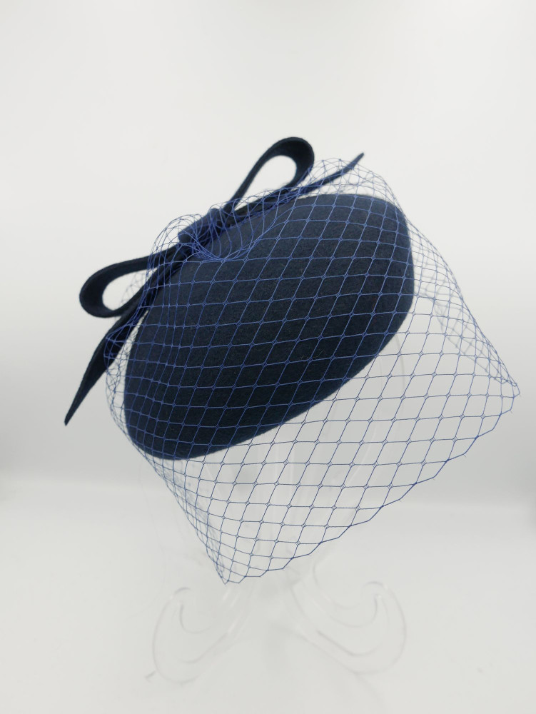Saturnia granatowy mini beret z woalką | Zuwika Design
