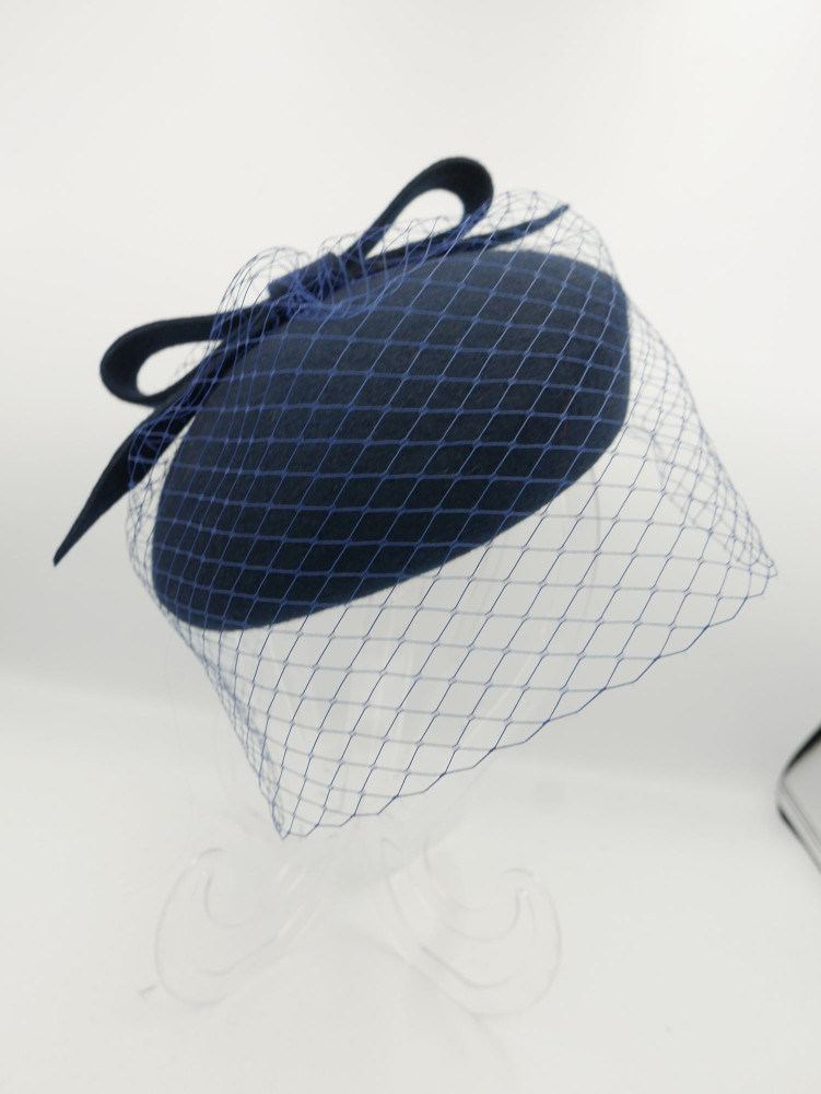 Saturnia granatowy mini beret z woalką | Zuwika Design