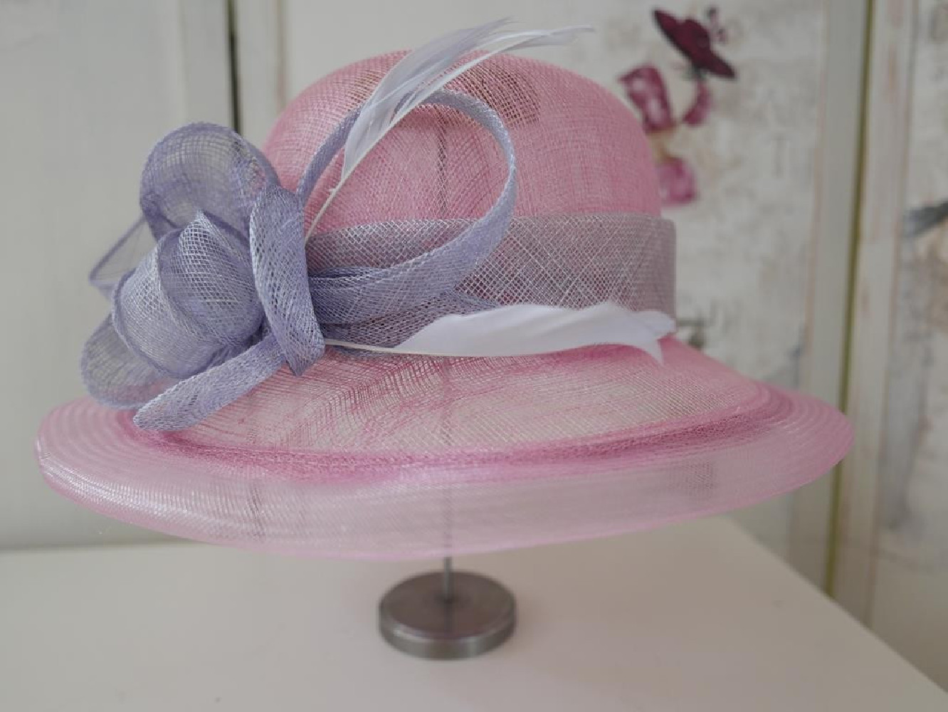 Różowo szary kapelusz sinamay 55-57 cm