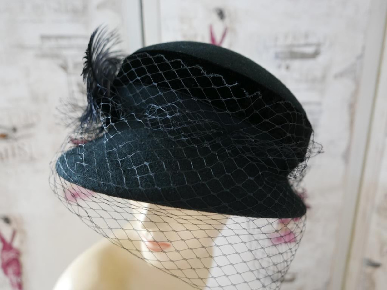 Wanda czarny kapelusz z woalką 58-59cm