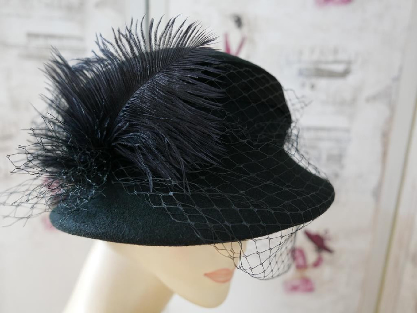 Wanda czarny kapelusz z woalką 58-59cm