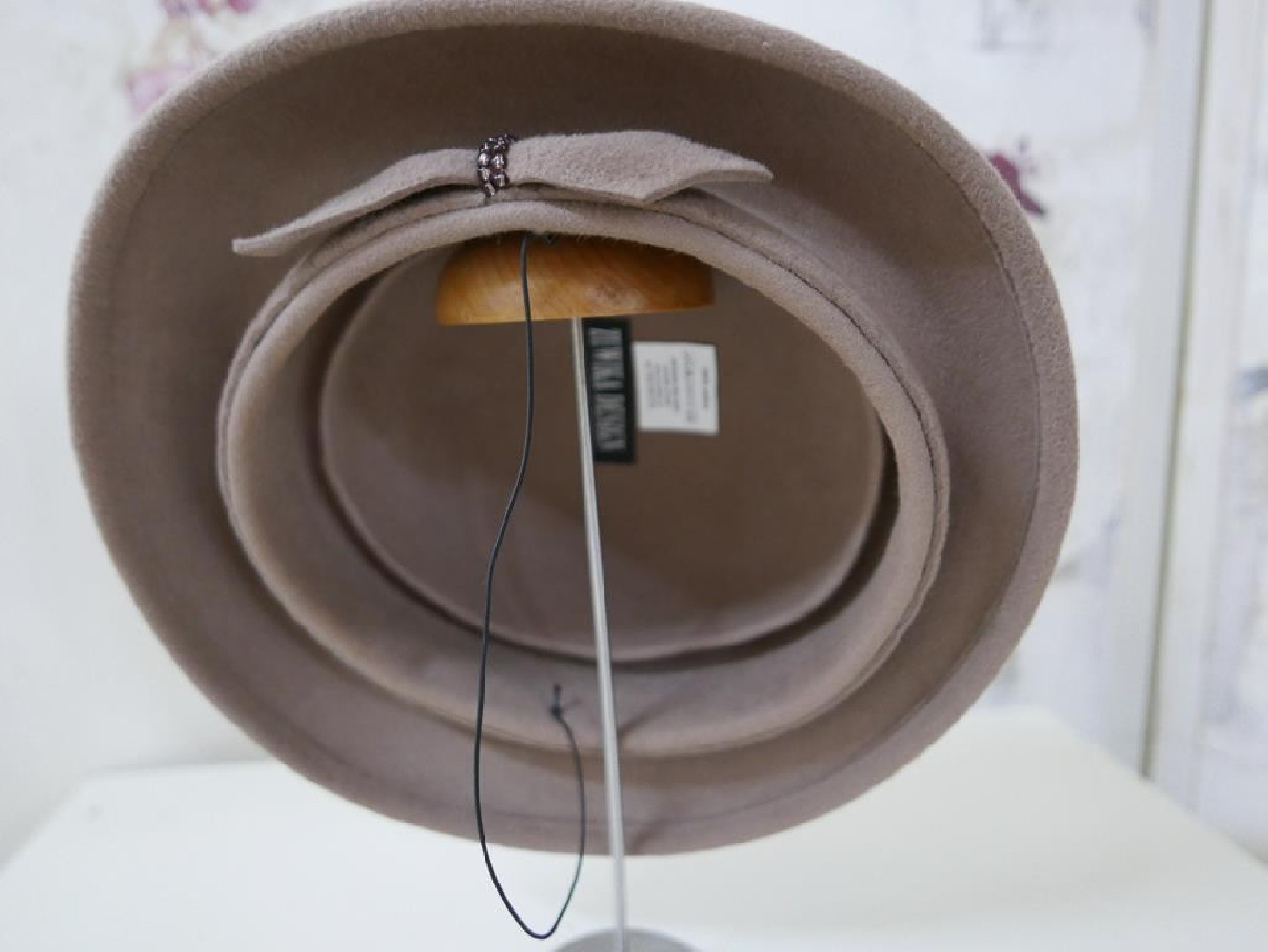 Leona, beżowy kapeluszo toczek 55-57cm