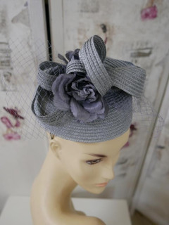 Letni toczek fascynator szary na opasce