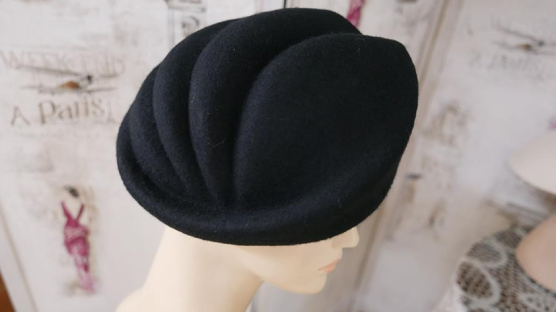 Czarny toczek filcowy  54-57 cm