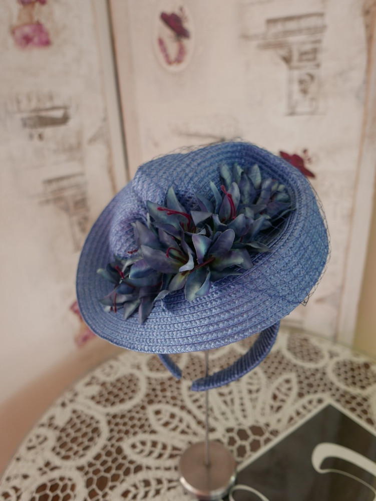 Weronika niebieski letni toczek fascynator