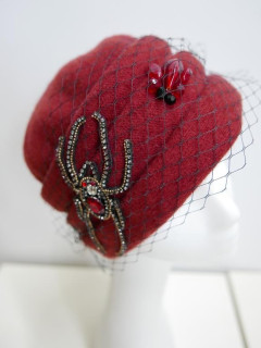 Czerwony toczek czapka dzianina wełniana
