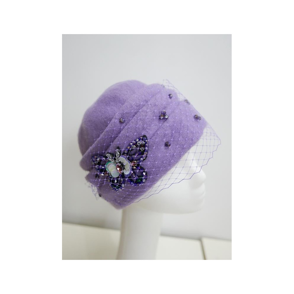 Liliowy toczek czapka dzianina wełniana