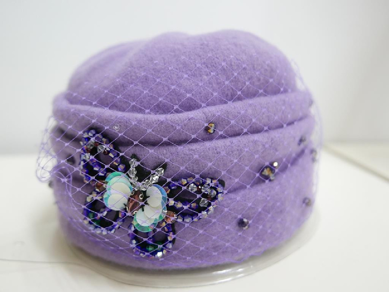 Liliowy toczek czapka dzianina wełniana