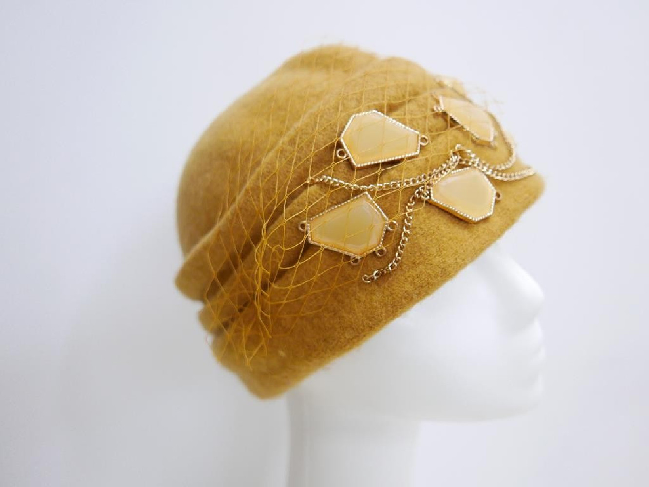 Miodowy toczek czapka dzianina wełniana