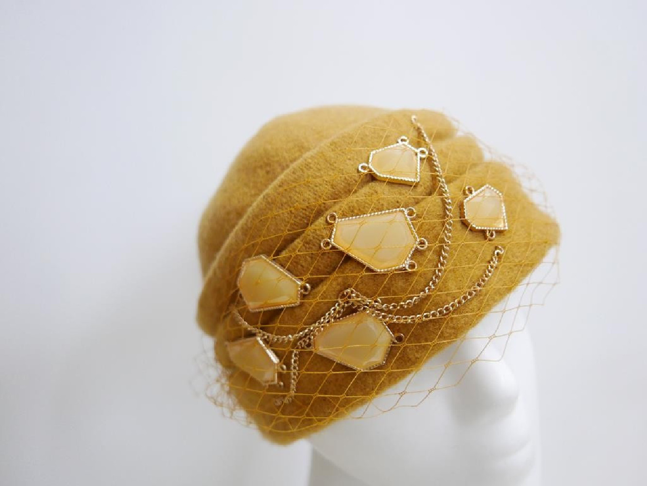 Miodowy toczek czapka dzianina wełniana