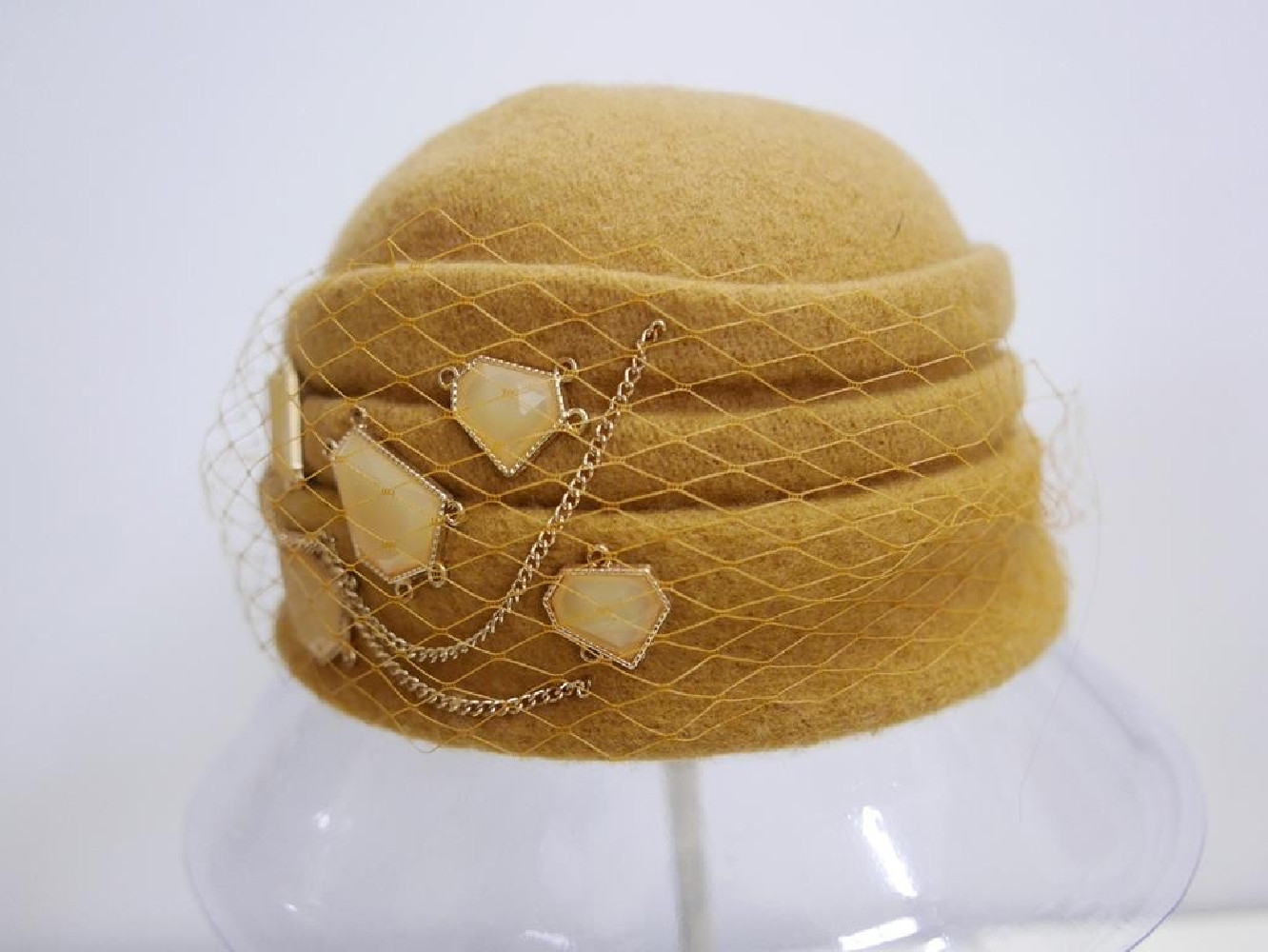 Miodowy toczek czapka dzianina wełniana