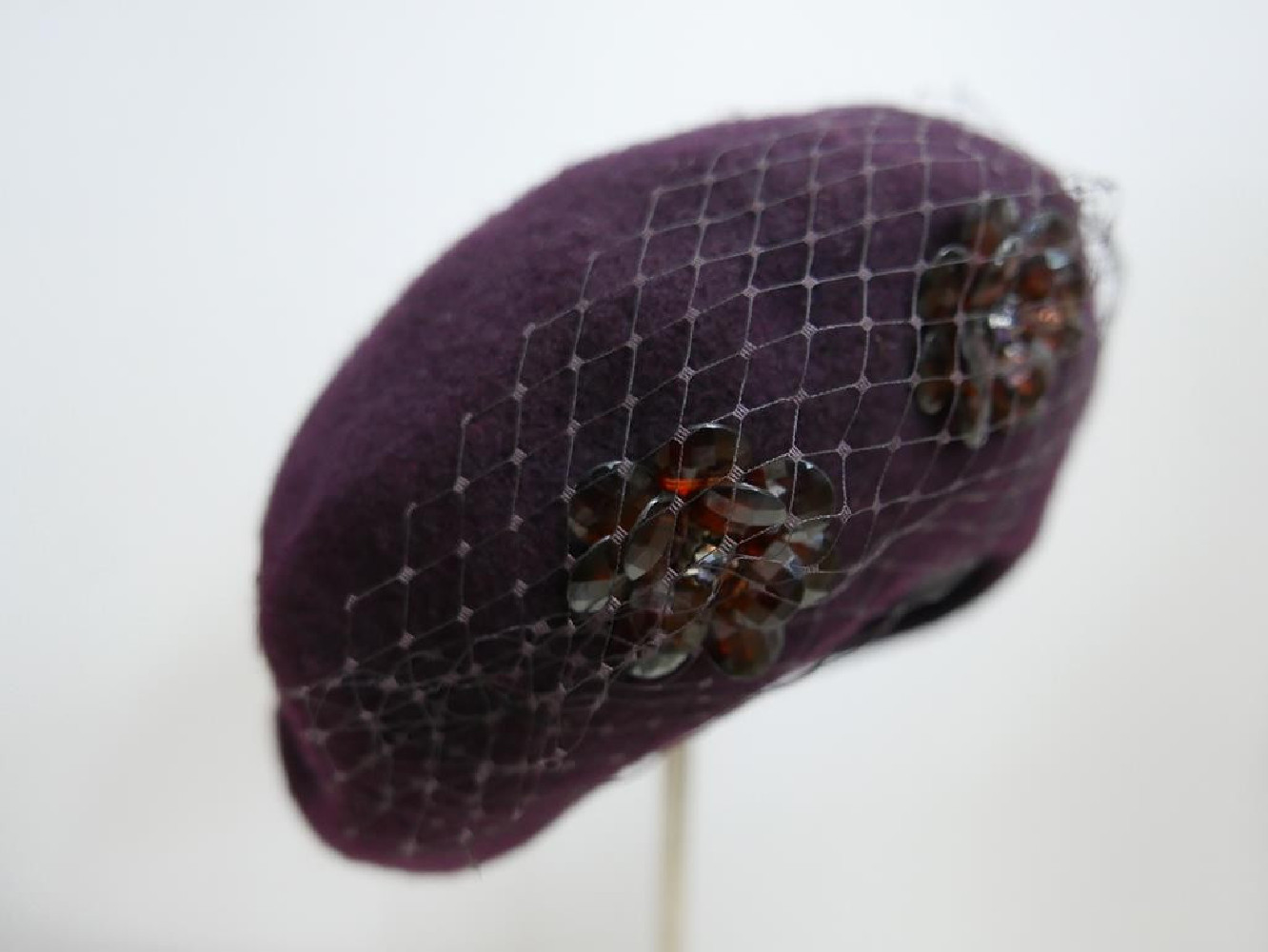 Bakłażan beret dzianina wełna z woalką