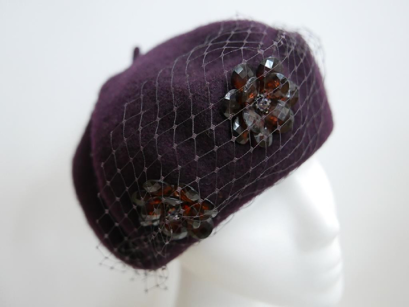 Bakłażan beret dzianina wełna z woalką