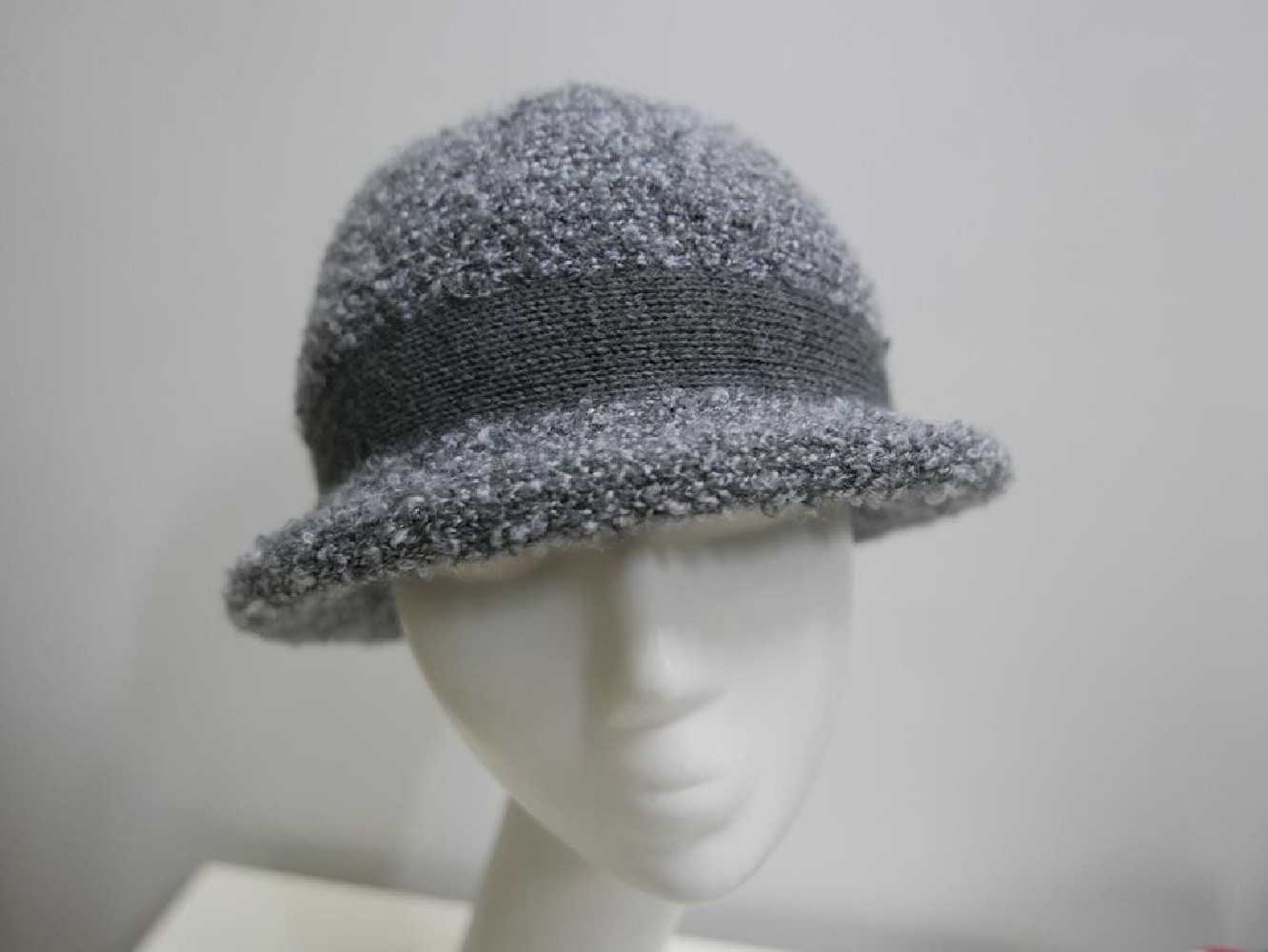 Szary melanż kapelusik wełniany  do 58 cm