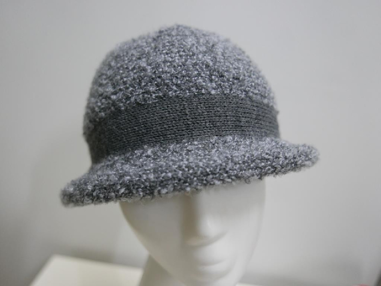 Szary melanż kapelusik wełniany  do 58 cm