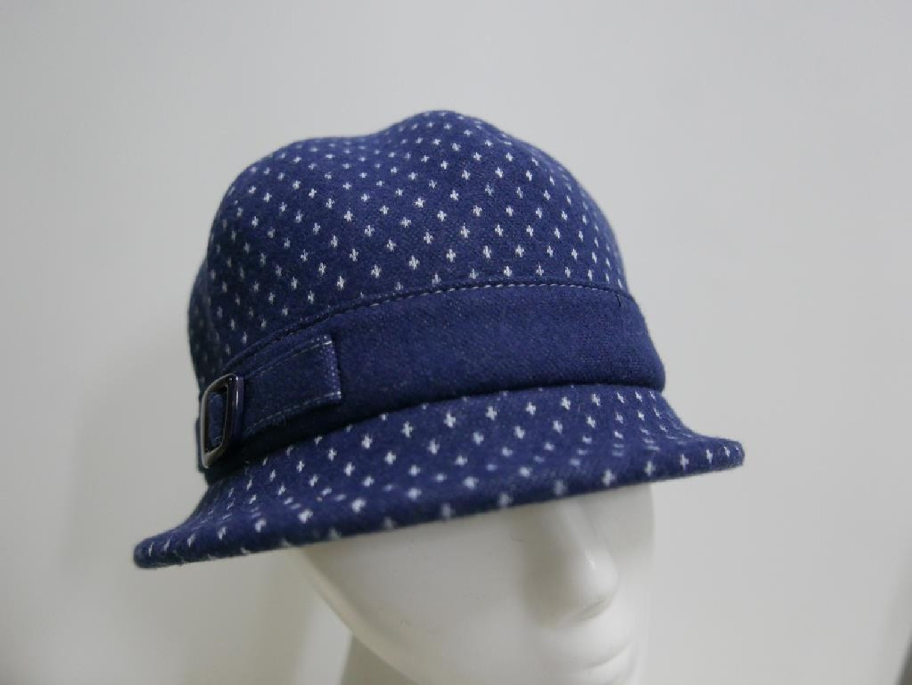 Granatowy w kropeczki kapelusz tkanina do 58 cm- regulowany