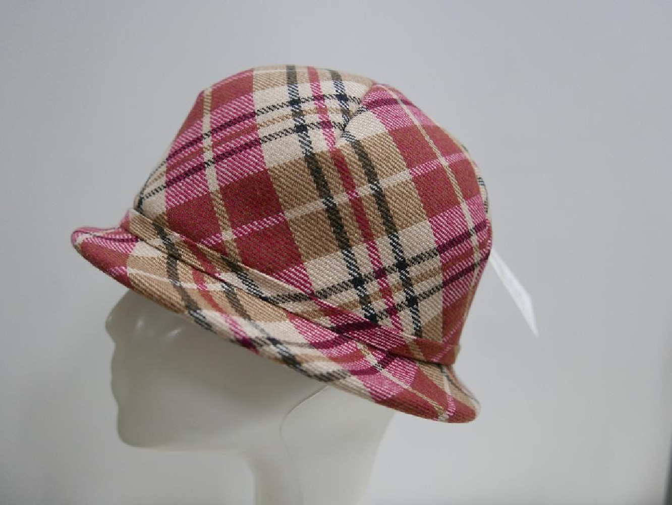 Krata różowo beżowa kapelusz tkanina do 58 cm- regulowany