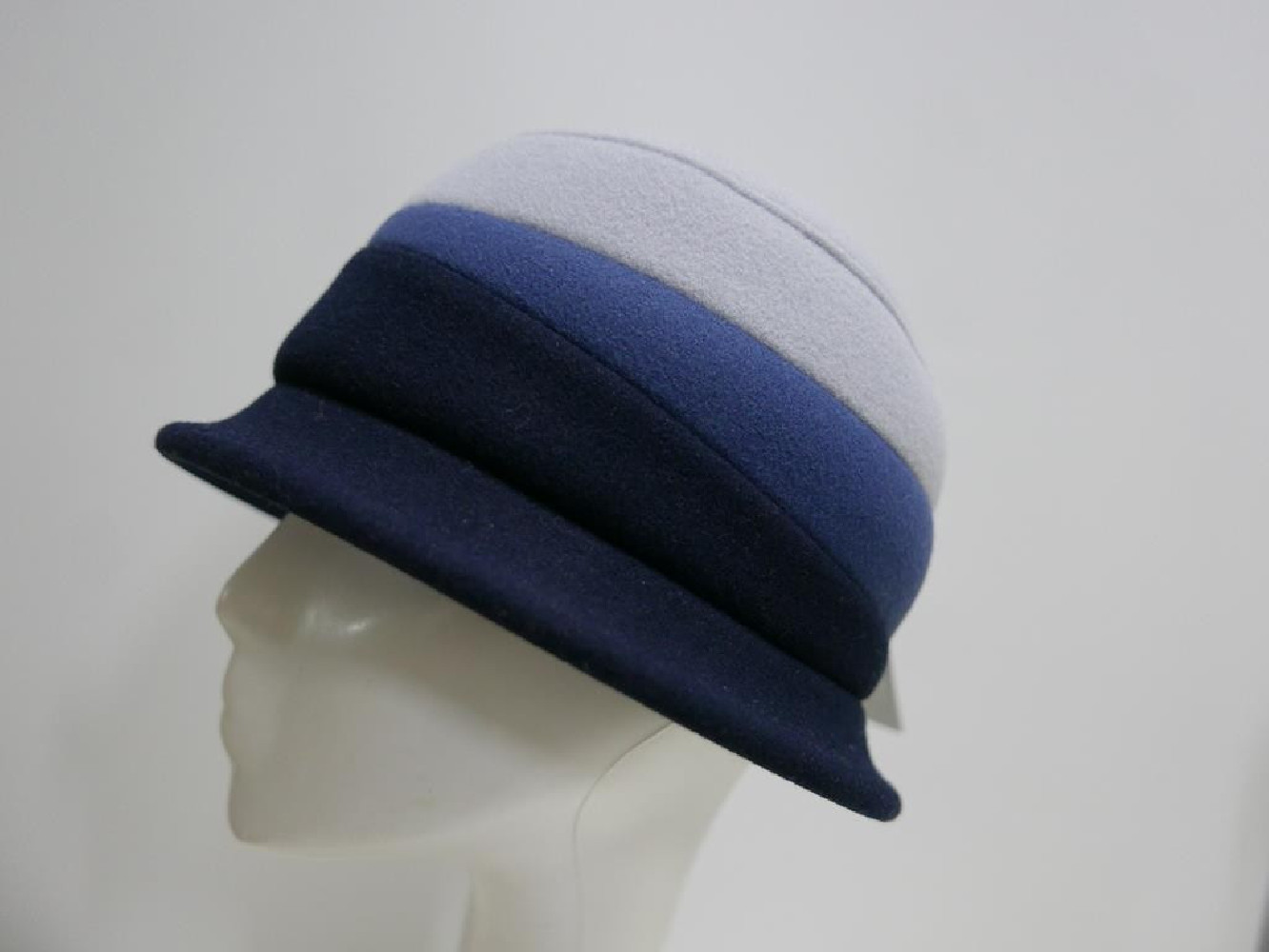 Szaro niebiesko granatowy kapelusz tkanina do 58 cm- regulowany