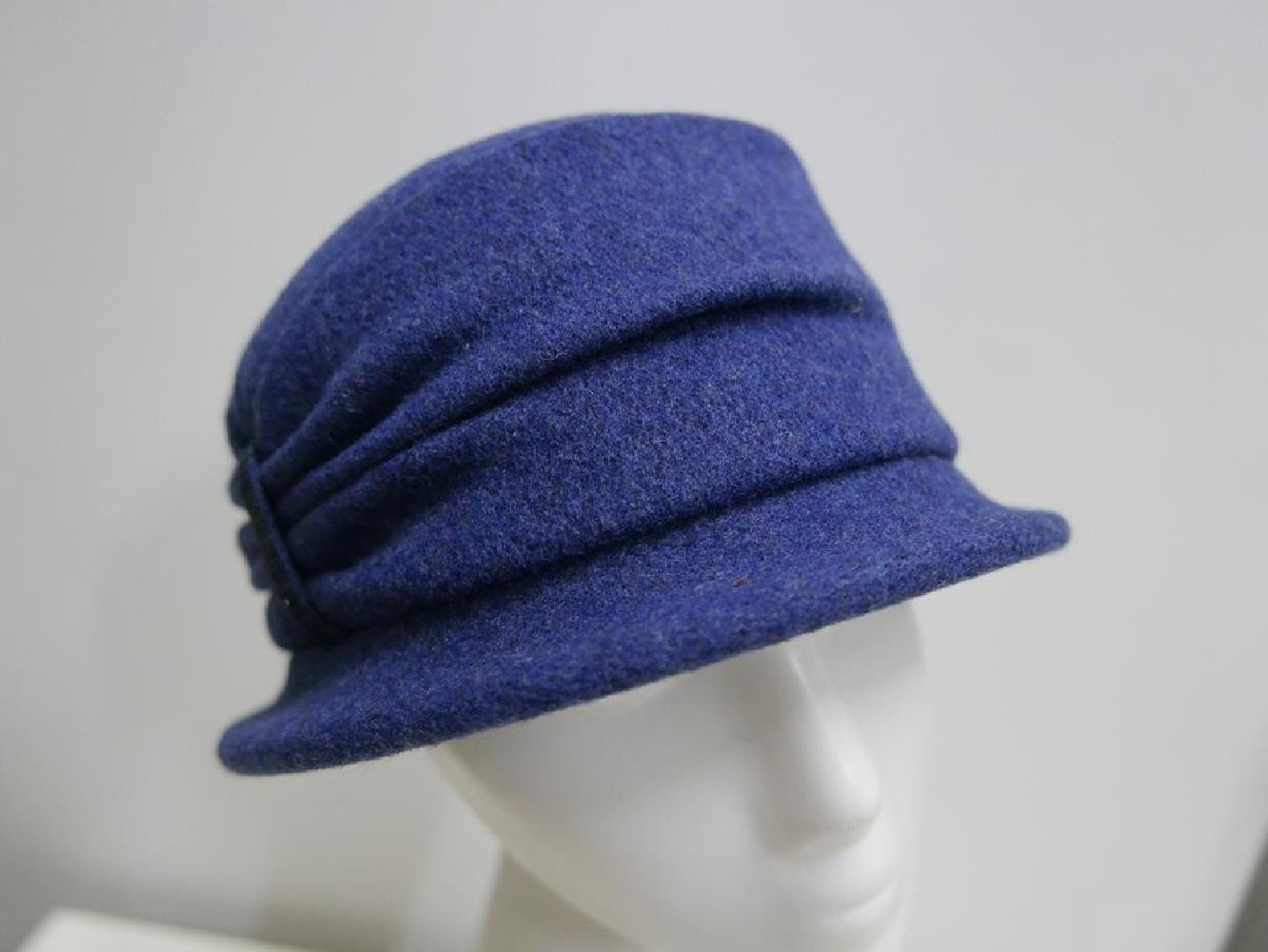 Granatowy kapelusz tkanina do 58 cm- regulowany