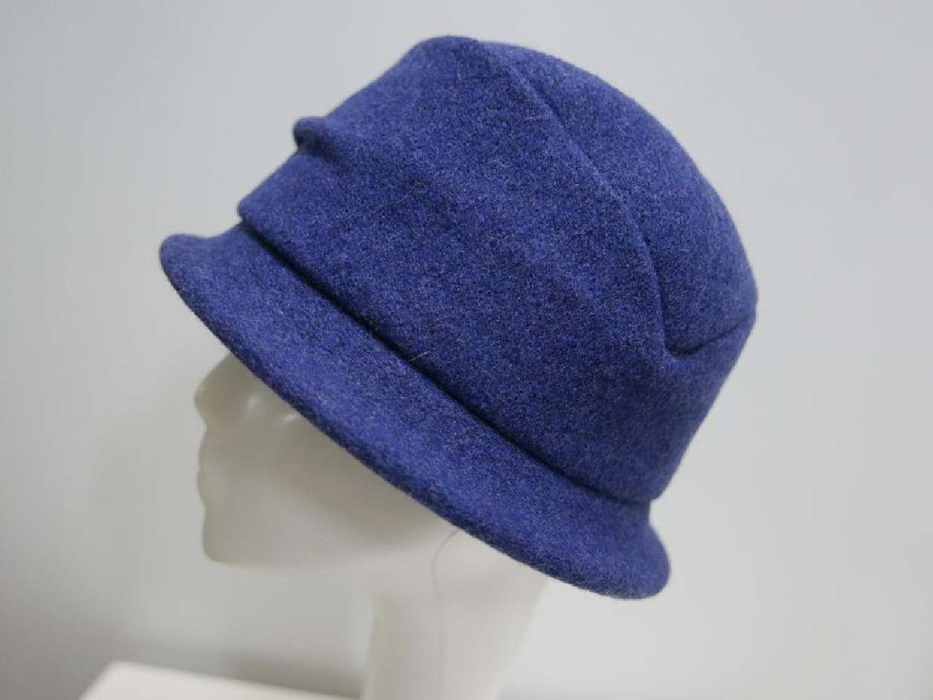 Granatowy kapelusz tkanina do 58 cm- regulowany