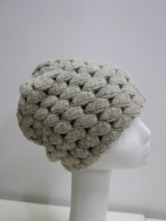 Beżowa bukla czapka  tkanina do 58 cm