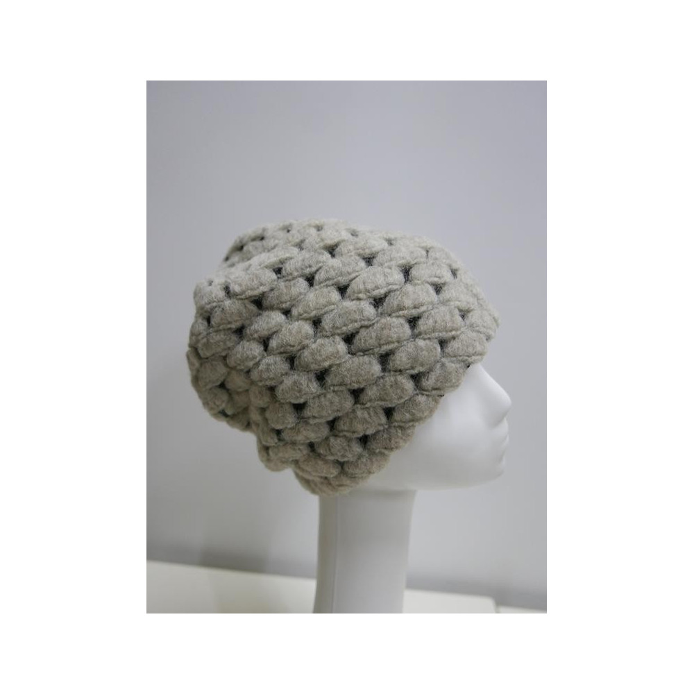 Beżowa bukla czapka  tkanina do 58 cm