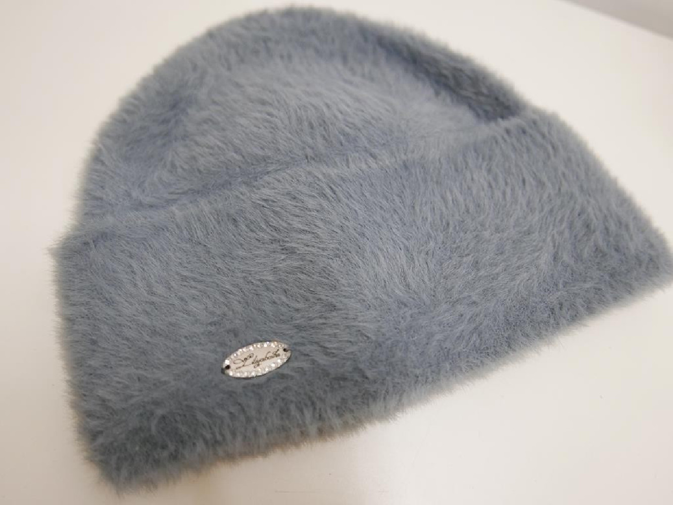 Szara czapka z włosem-alpaka