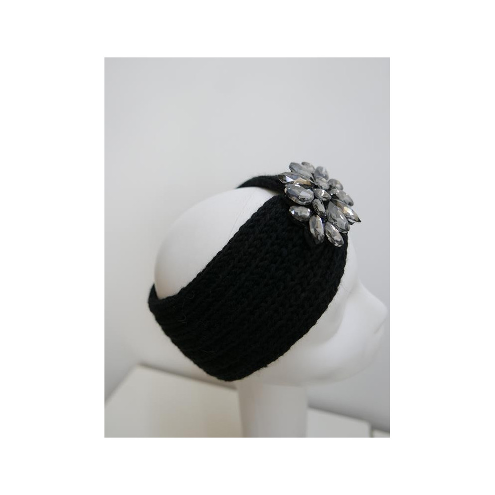 Czarna opaska wełniana z kamieniami