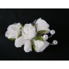 Broszka bukiecik z kwiatów, biały